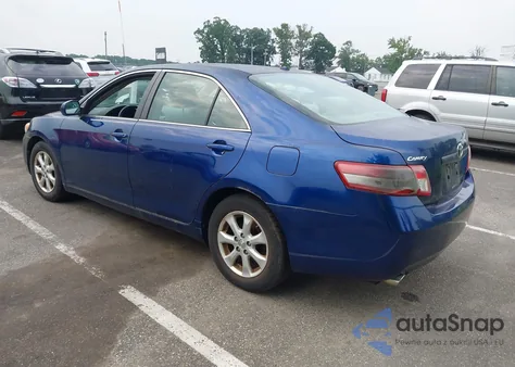 2010 Toyota Camry Le V6 z USA, uszkodzony, nr VIN JTNBK3EK7A3049125